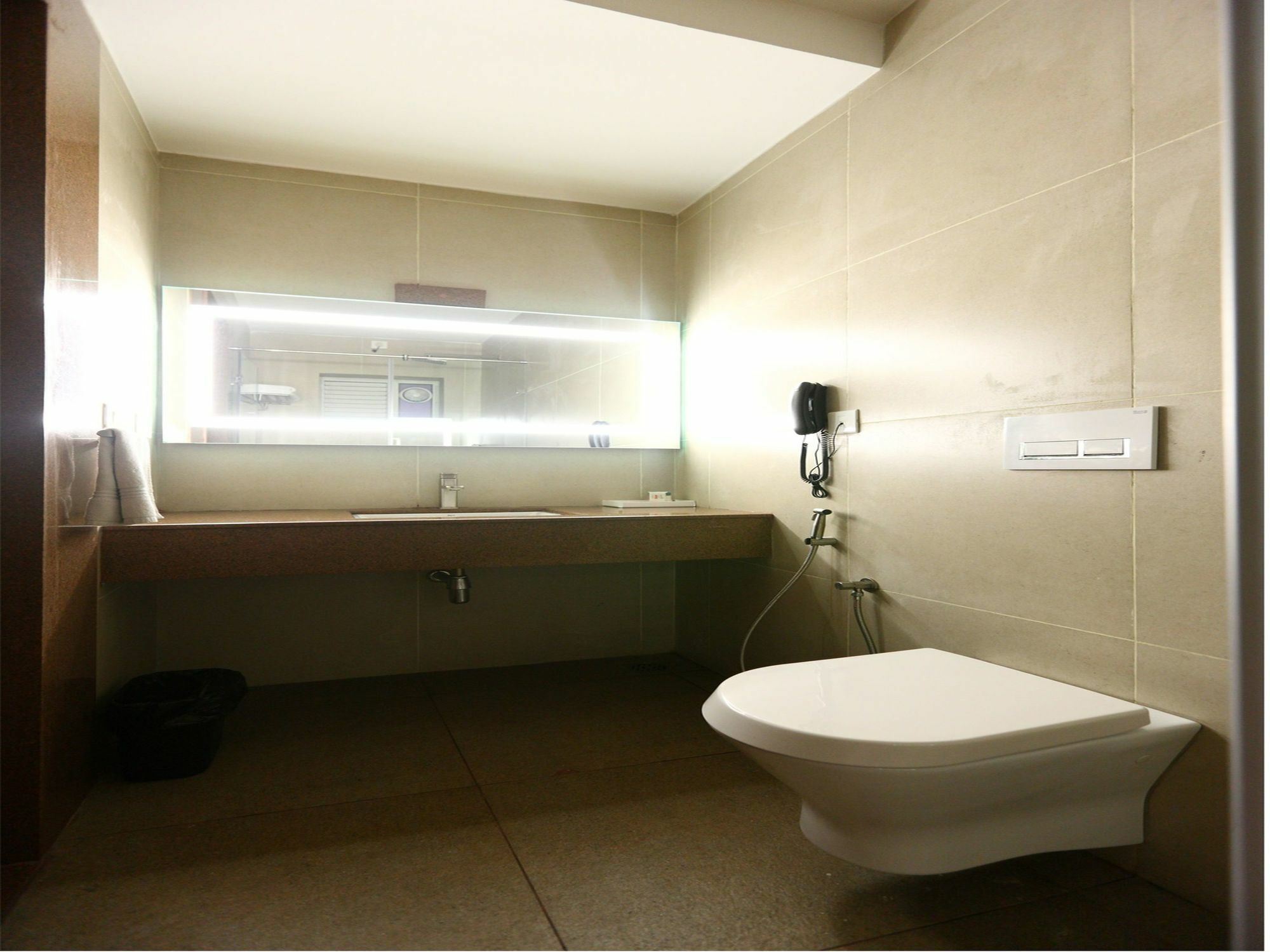 Fabhotel Prime Adore Residency Ченай Екстериор снимка