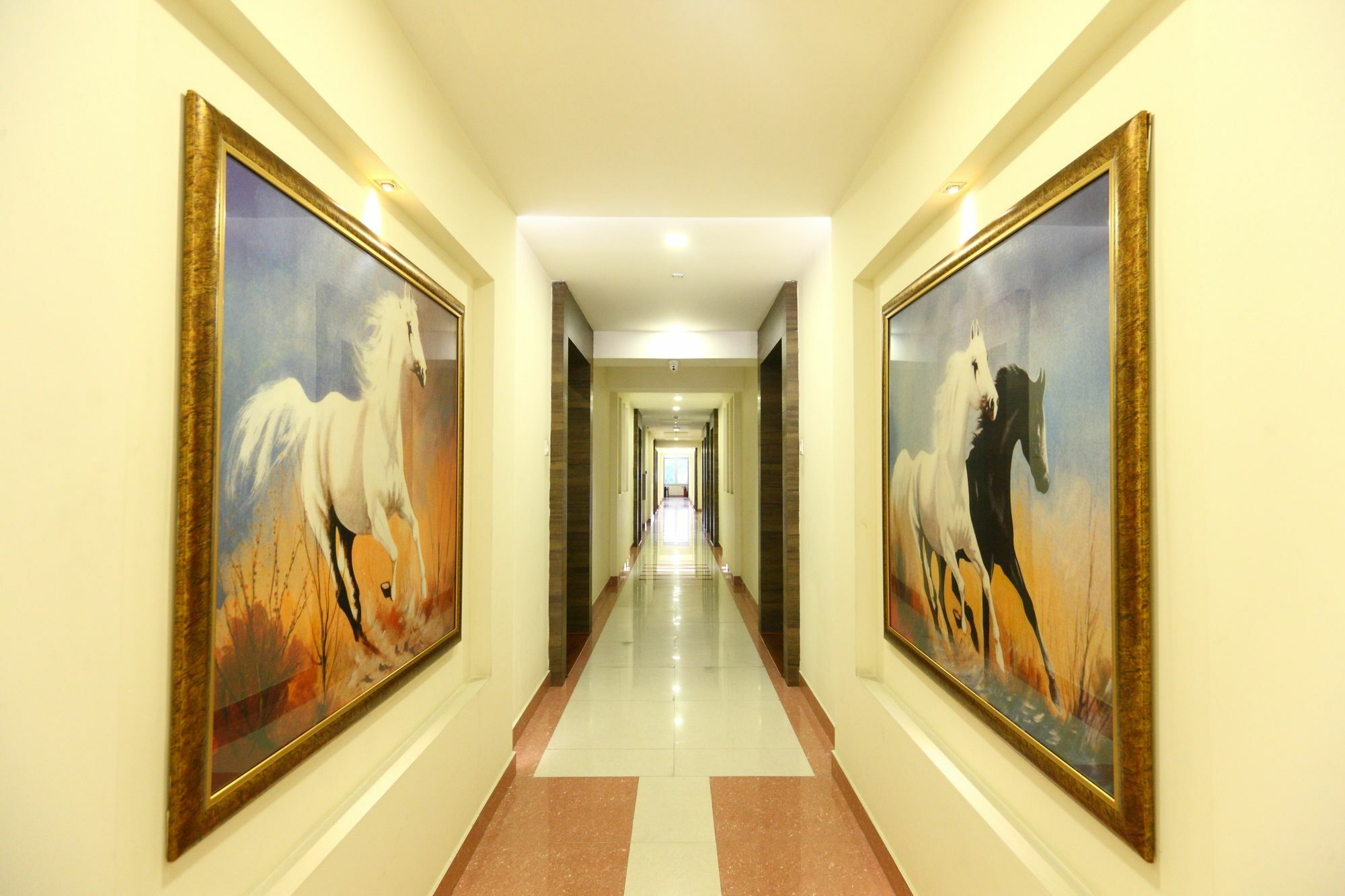 Fabhotel Prime Adore Residency Ченай Екстериор снимка